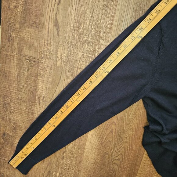 Uniqlo 100% Wool Lightweight Crew Neck Sweater, M, Navy - Picture 5 of 9